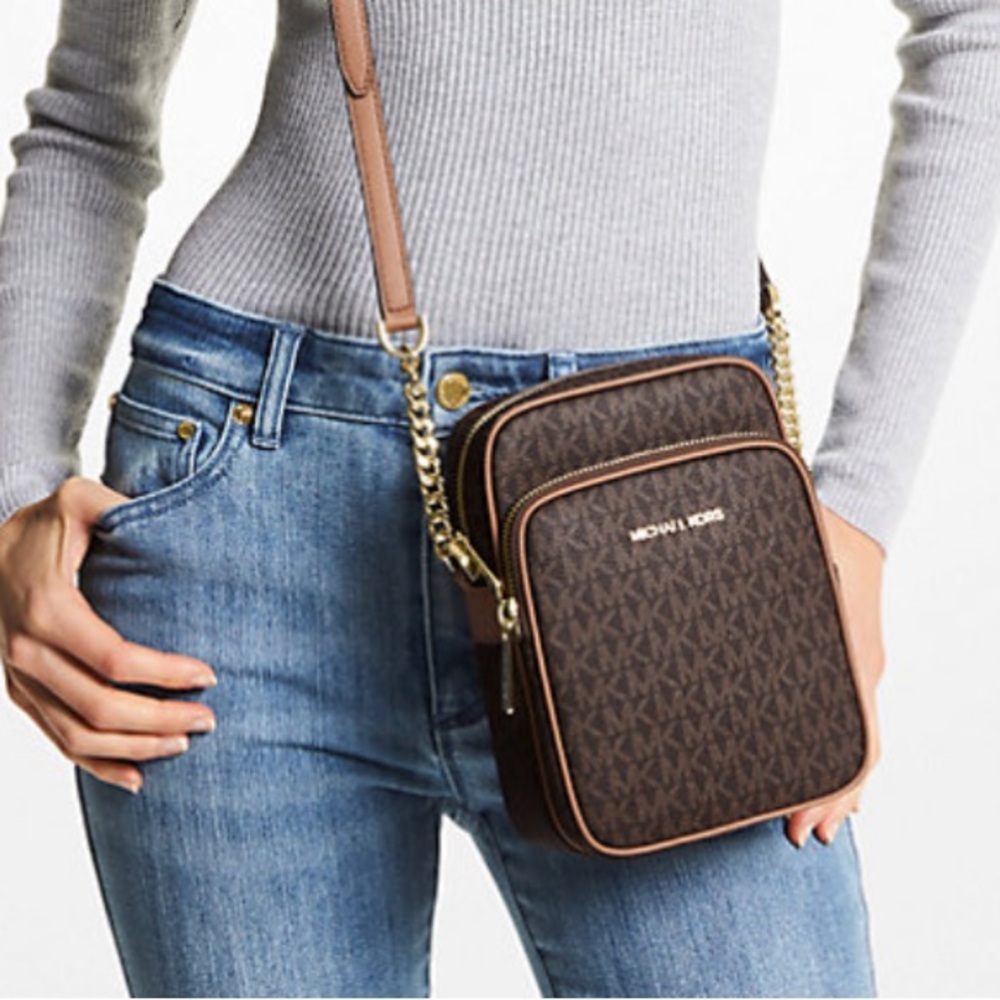 NWT Jet Set Travel Medium Logo Crossbody Bag